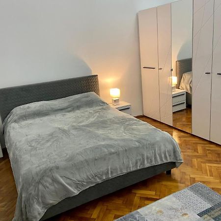 Apartament Super Central Cu Parcare Privata Arad Exterior foto