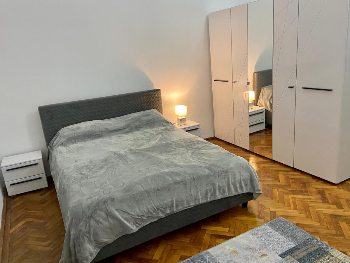 Apartament Super Central Cu Parcare Privata Arad Exterior foto
