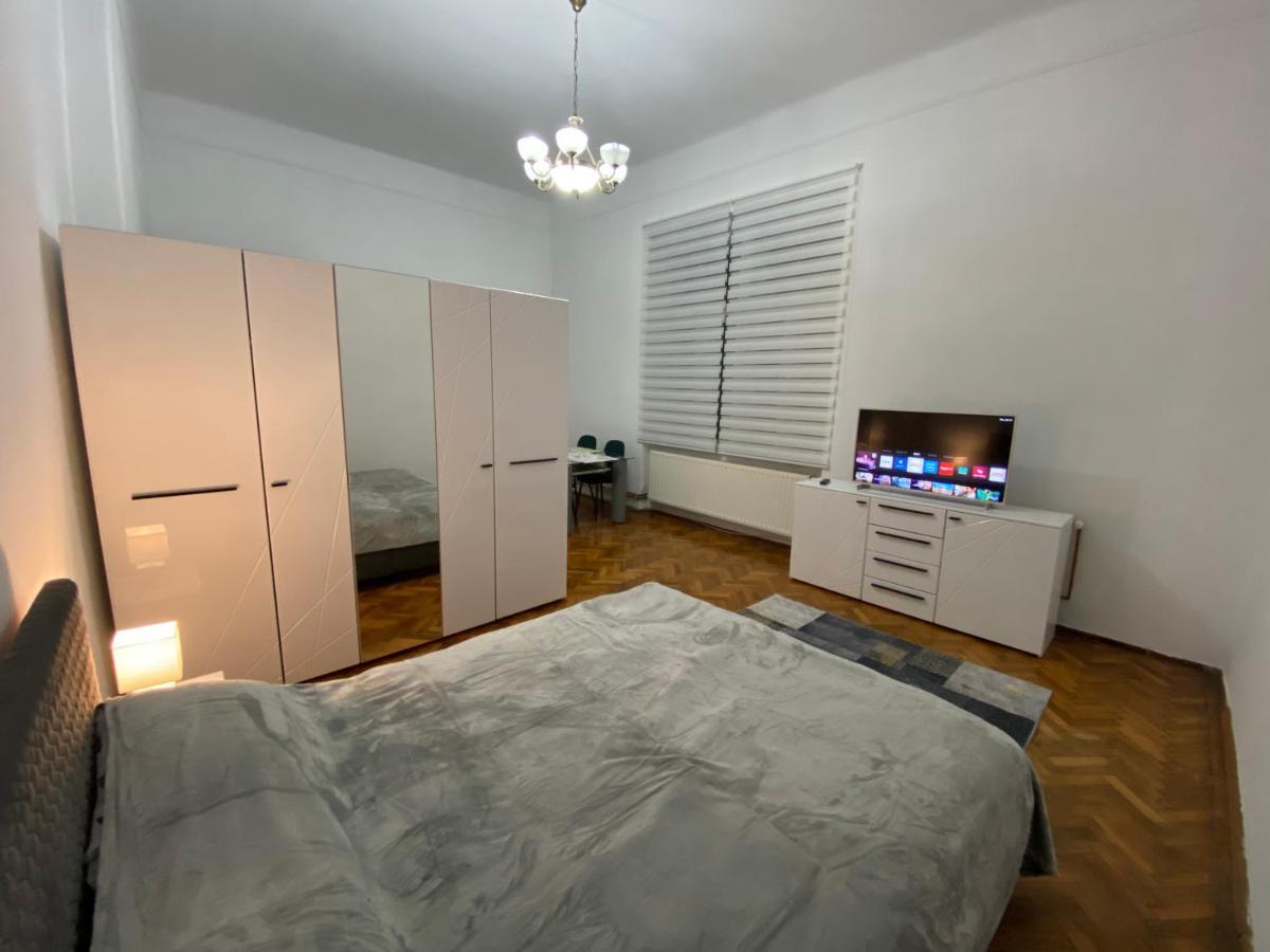 Apartament Super Central Cu Parcare Privata Arad Exterior foto