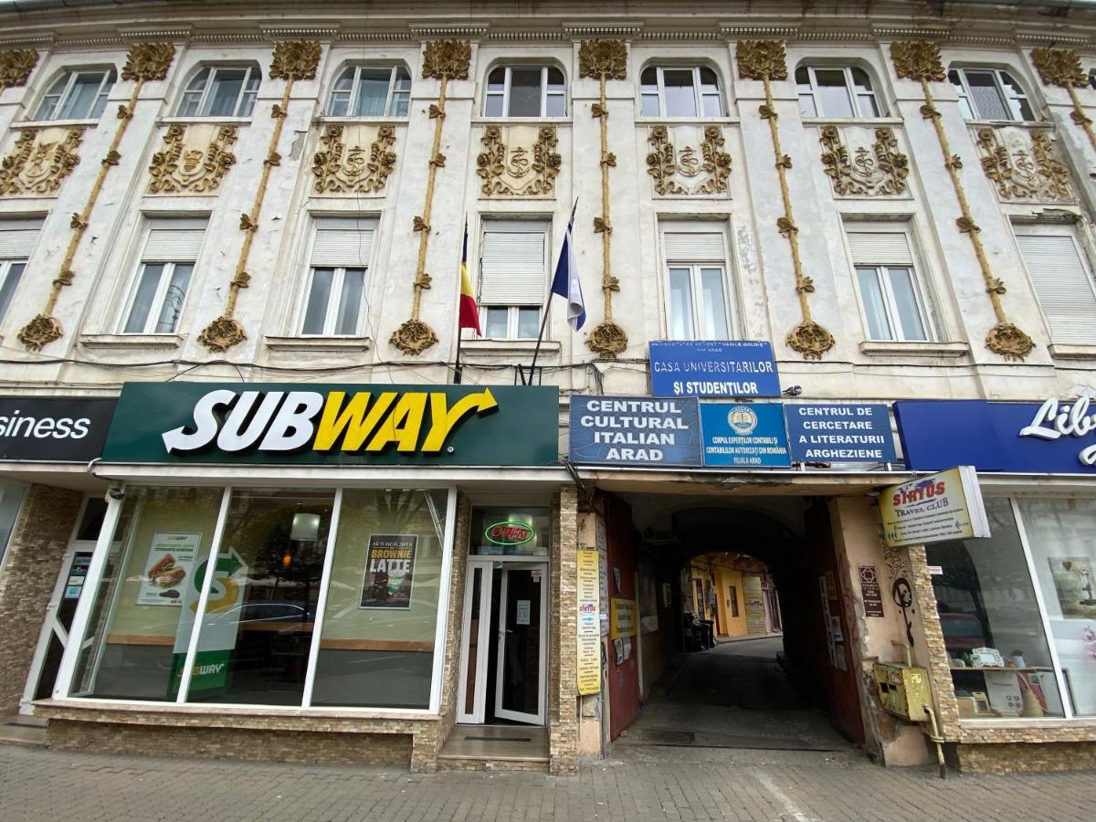 Apartament Super Central Cu Parcare Privata Arad Exterior foto